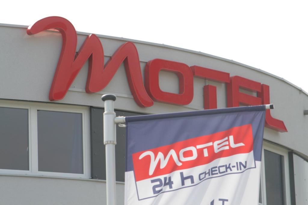 Motel Arbotel 24H Self Check-In Friesach  Dış mekan fotoğraf